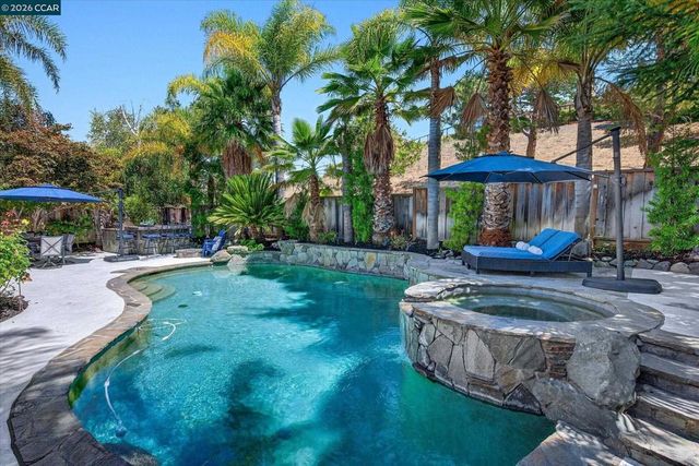 406 Skycrest Dr, Danville, CA 94506