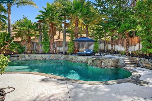 406 Skycrest Dr, Danville, CA 94506