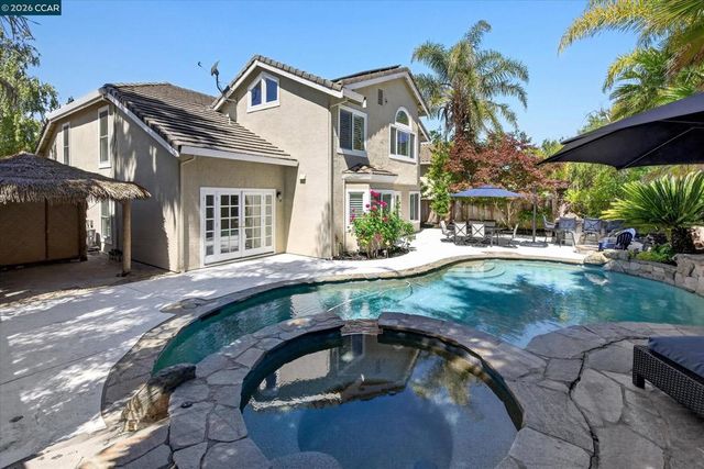 406 Skycrest Dr, Danville, CA 94506