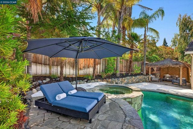 406 Skycrest Dr, Danville, CA 94506
