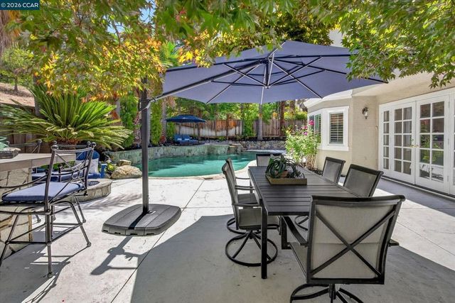 406 Skycrest Dr, Danville, CA 94506