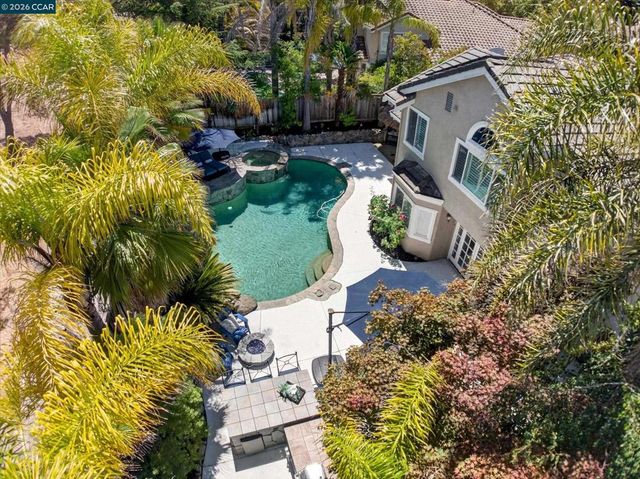 406 Skycrest Dr, Danville, CA 94506