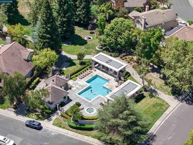 406 Skycrest Dr, Danville, CA 94506