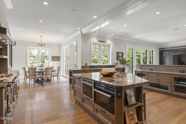 2112 Trentham Road, Lake Sherwood, CA 91361