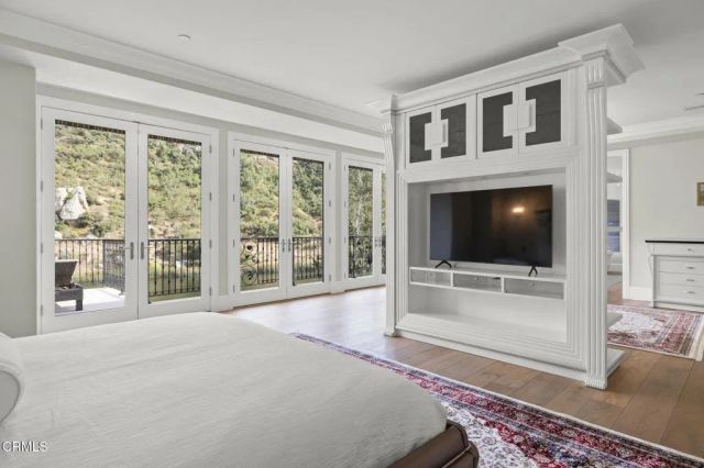 2112 Trentham Road, Lake Sherwood, CA 91361