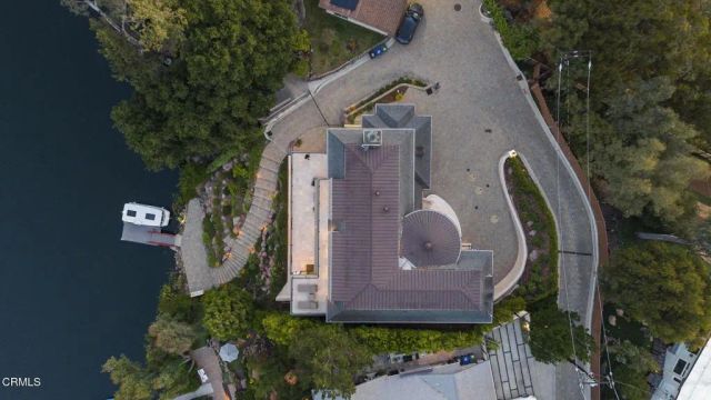 2112 Trentham Road, Lake Sherwood, CA 91361