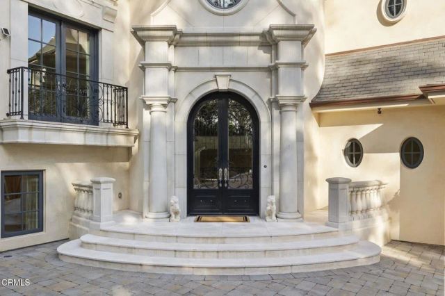 2112 Trentham Road, Lake Sherwood, CA 91361