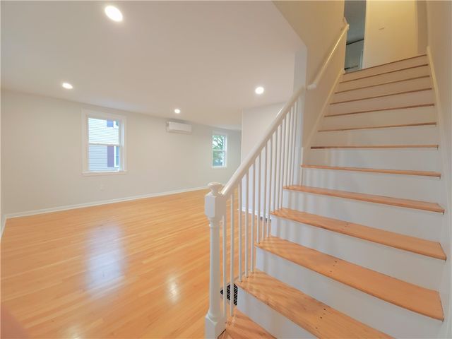 1 Shangri-La Lane, Middletown, RI 02842