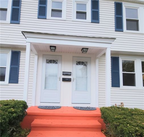 1 Shangri-La Lane, Middletown, RI 02842