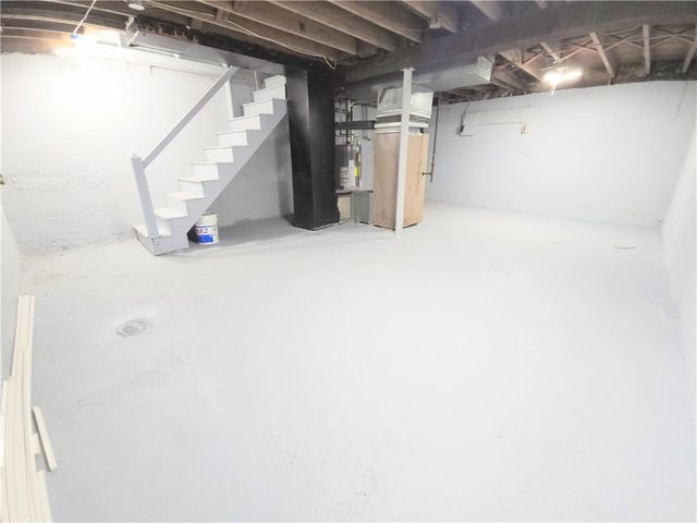 1 Shangri-La Lane, Middletown, RI 02842