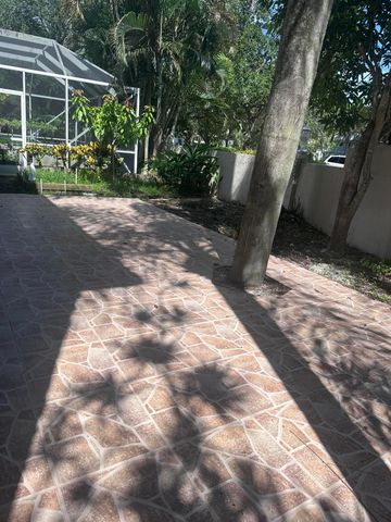 9761 NW 2nd Street, Coral Springs, FL 33071