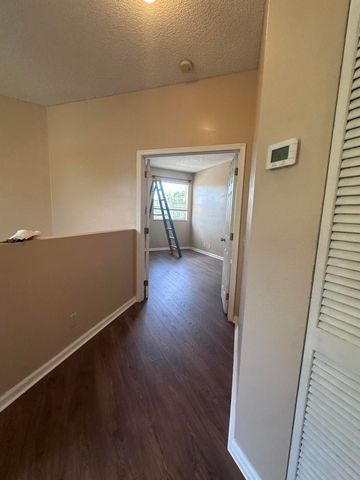 9761 NW 2nd Street, Coral Springs, FL 33071