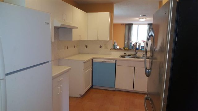 9761 NW 2nd Street, Coral Springs, FL 33071