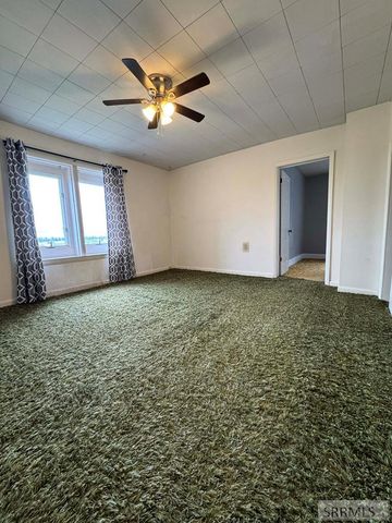 2050 E 73rd S, Idaho Falls, ID 83404