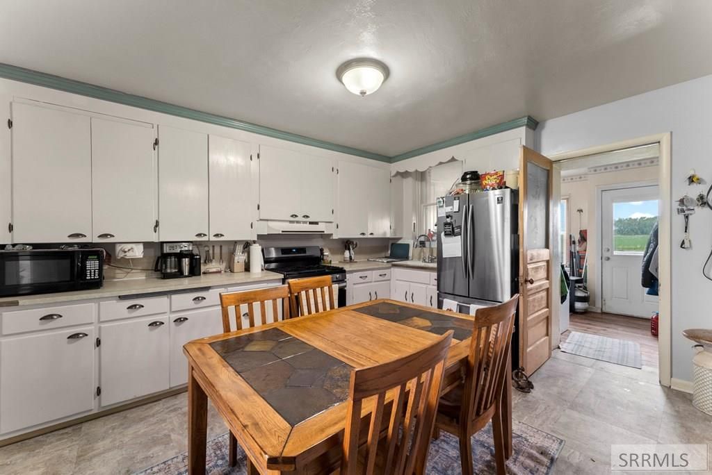Image 10 of property listing at 2050 E 73rd S, Idaho Falls, ID 83404