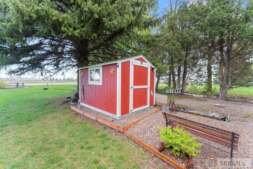 Image 32 of property listing at 2050 E 73rd S, Idaho Falls, ID 83404