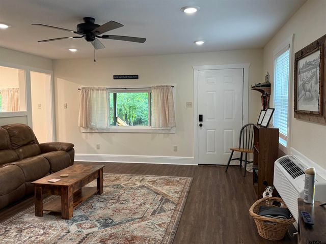 188 Lakeside Drive, Jacksonville, TX 75766