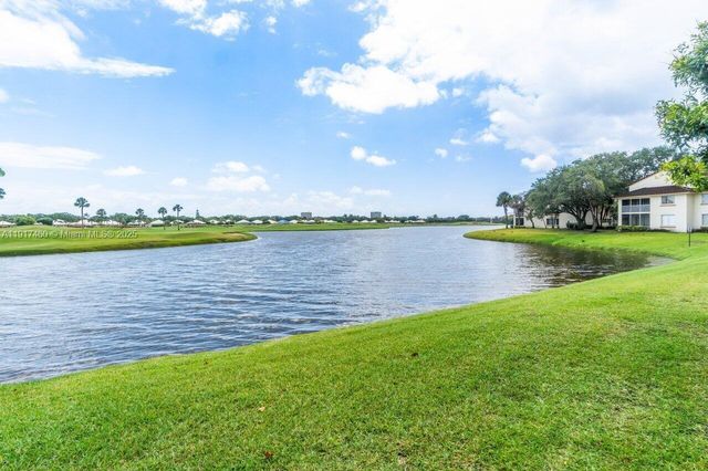 22102 Glenmoor Dr 102, West Palm Beach, FL 33409