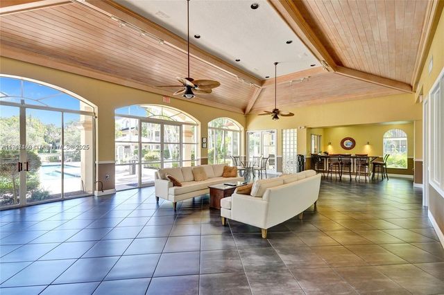 22102 Glenmoor Dr 102, West Palm Beach, FL 33409