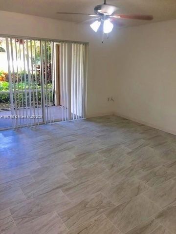 22102 Glenmoor Dr 102, West Palm Beach, FL 33409