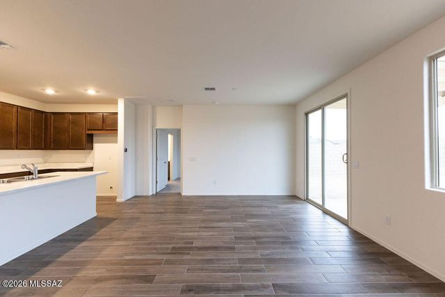 906 W Calle Alta Curva, Sahuarita, AZ 85629