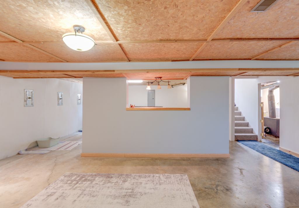 Image 14 of property listing at 8841 N Triton Lane, Mt Vernon, IL 62864