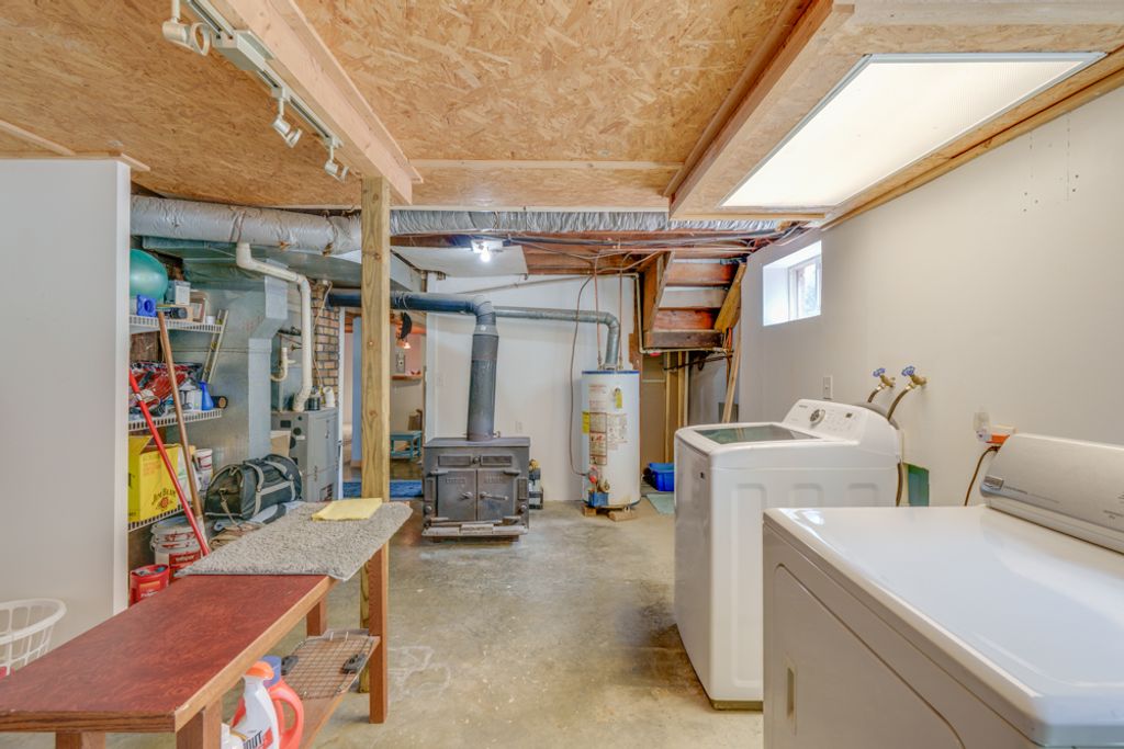 Image 20 of property listing at 8841 N Triton Lane, Mt Vernon, IL 62864