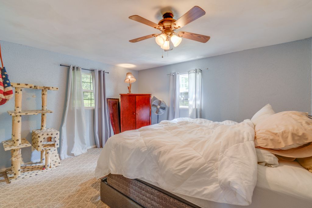 Image 32 of property listing at 8841 N Triton Lane, Mt Vernon, IL 62864