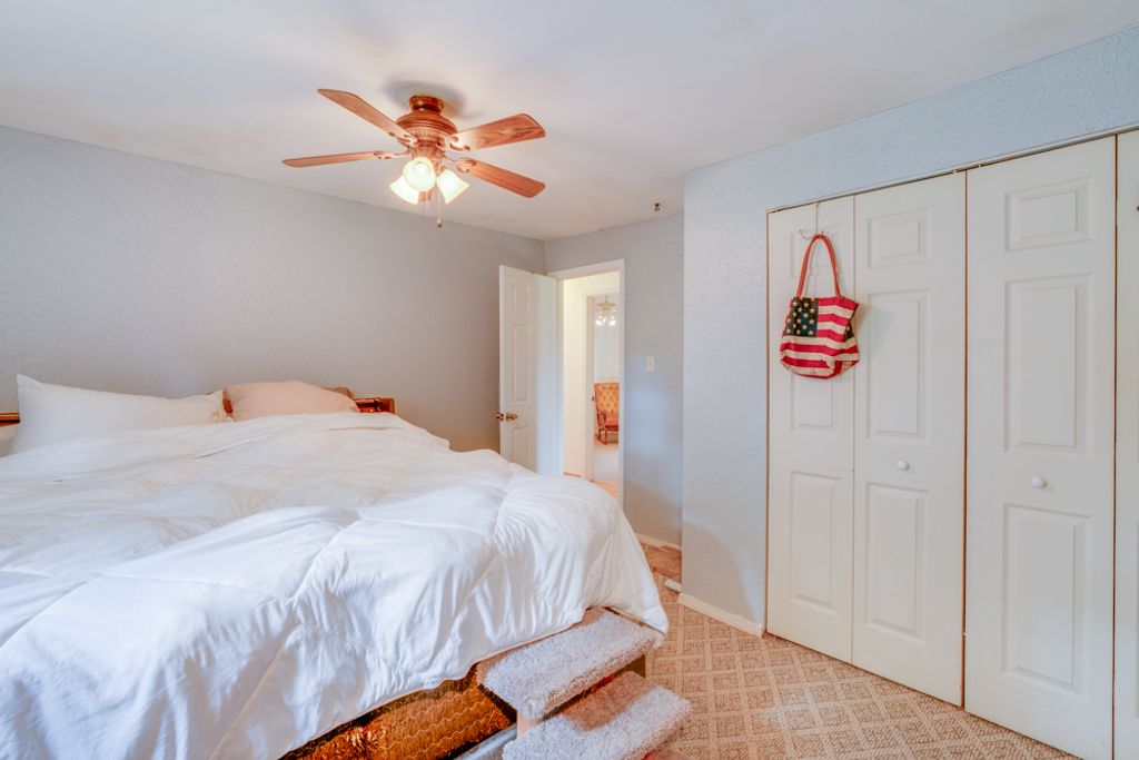 Image 33 of property listing at 8841 N Triton Lane, Mt Vernon, IL 62864
