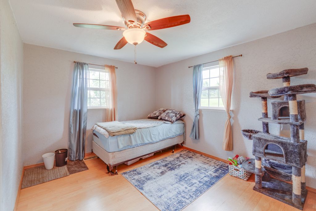 Image 35 of property listing at 8841 N Triton Lane, Mt Vernon, IL 62864