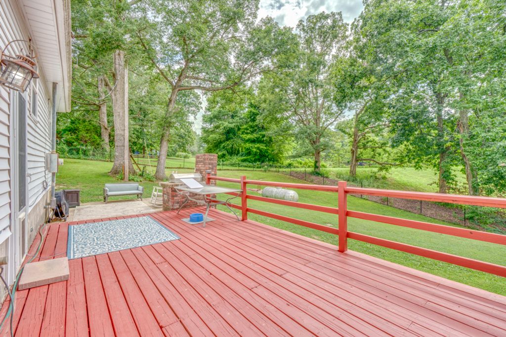 Image 36 of property listing at 8841 N Triton Lane, Mt Vernon, IL 62864