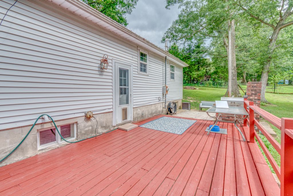 Image 37 of property listing at 8841 N Triton Lane, Mt Vernon, IL 62864