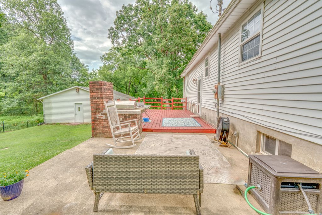 Image 39 of property listing at 8841 N Triton Lane, Mt Vernon, IL 62864