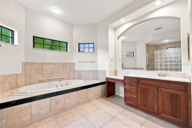 10609 CHEVAL PLACE, Bradenton, FL 34202