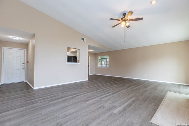 5814 PINEWAY ST, San Antonio, TX 78247