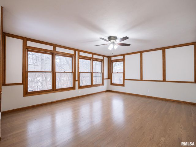 221 WARRIOR Way, Germantown Hills, IL 61528