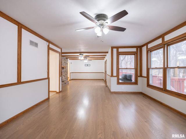 221 WARRIOR Way, Germantown Hills, IL 61528