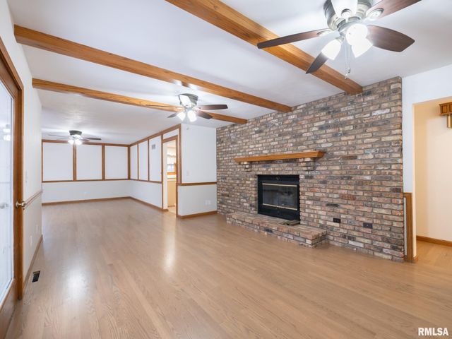 221 WARRIOR Way, Germantown Hills, IL 61528