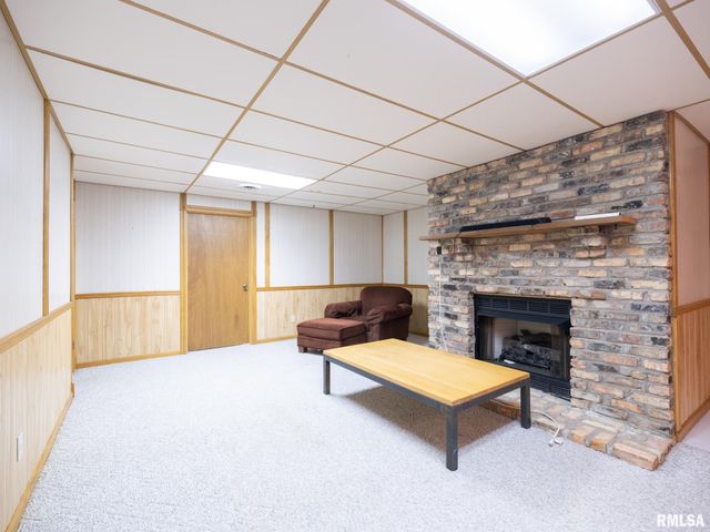 221 WARRIOR Way, Germantown Hills, IL 61528