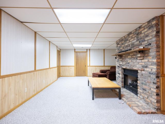 221 WARRIOR Way, Germantown Hills, IL 61528