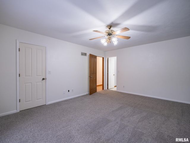 221 WARRIOR Way, Germantown Hills, IL 61528