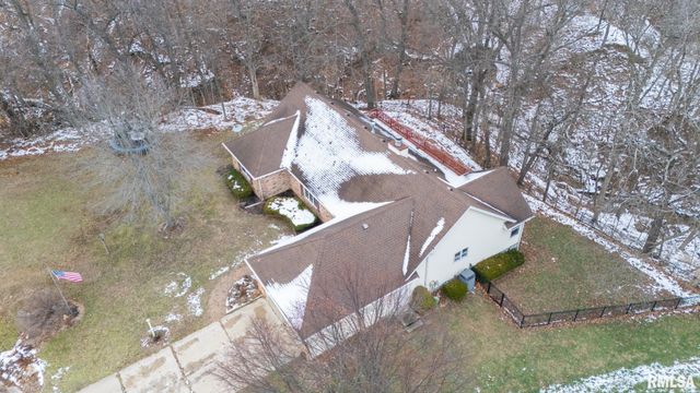 221 WARRIOR Way, Germantown Hills, IL 61528