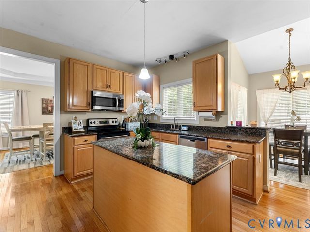 1312 Hawkins Wood Cir, Midlothian, VA 23114