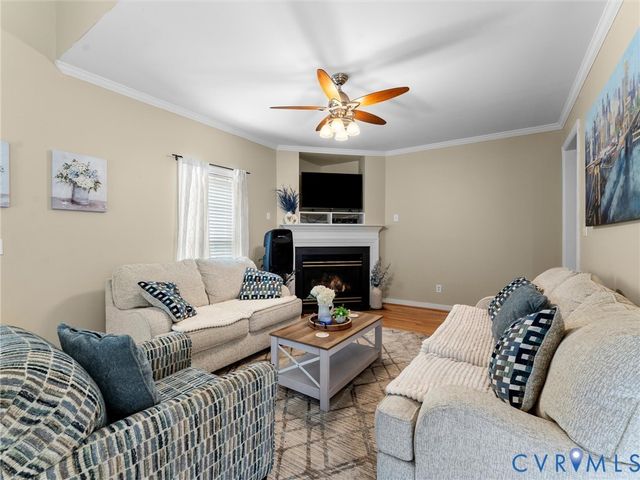 1312 Hawkins Wood Cir, Midlothian, VA 23114