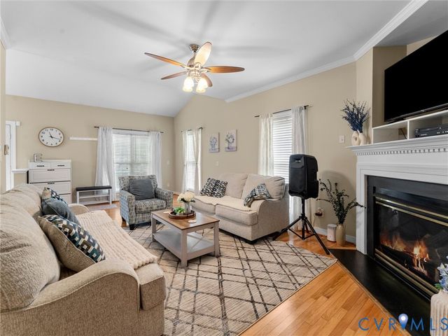1312 Hawkins Wood Cir, Midlothian, VA 23114
