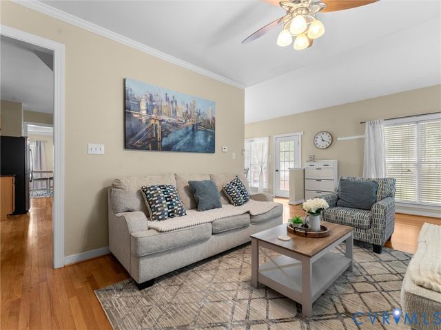 1312 Hawkins Wood Cir, Midlothian, VA 23114