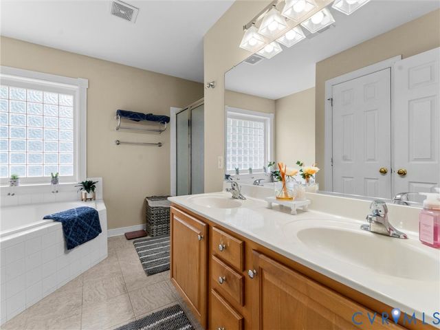 1312 Hawkins Wood Cir, Midlothian, VA 23114