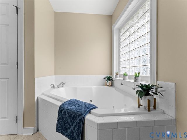 1312 Hawkins Wood Cir, Midlothian, VA 23114