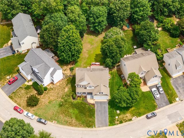 1312 Hawkins Wood Cir, Midlothian, VA 23114