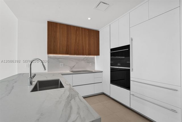 1400 Biscayne Blvd 3705, Miami, FL 33132